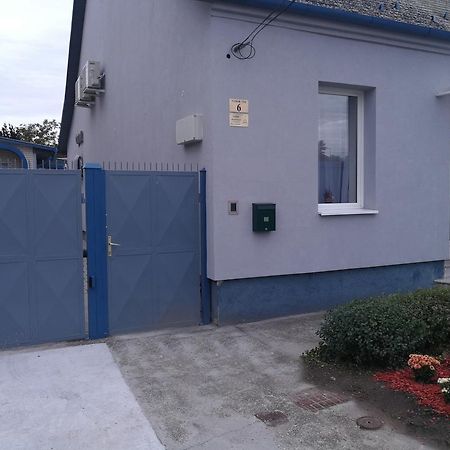 Nádor Apartman Appartamento Győr Esterno foto