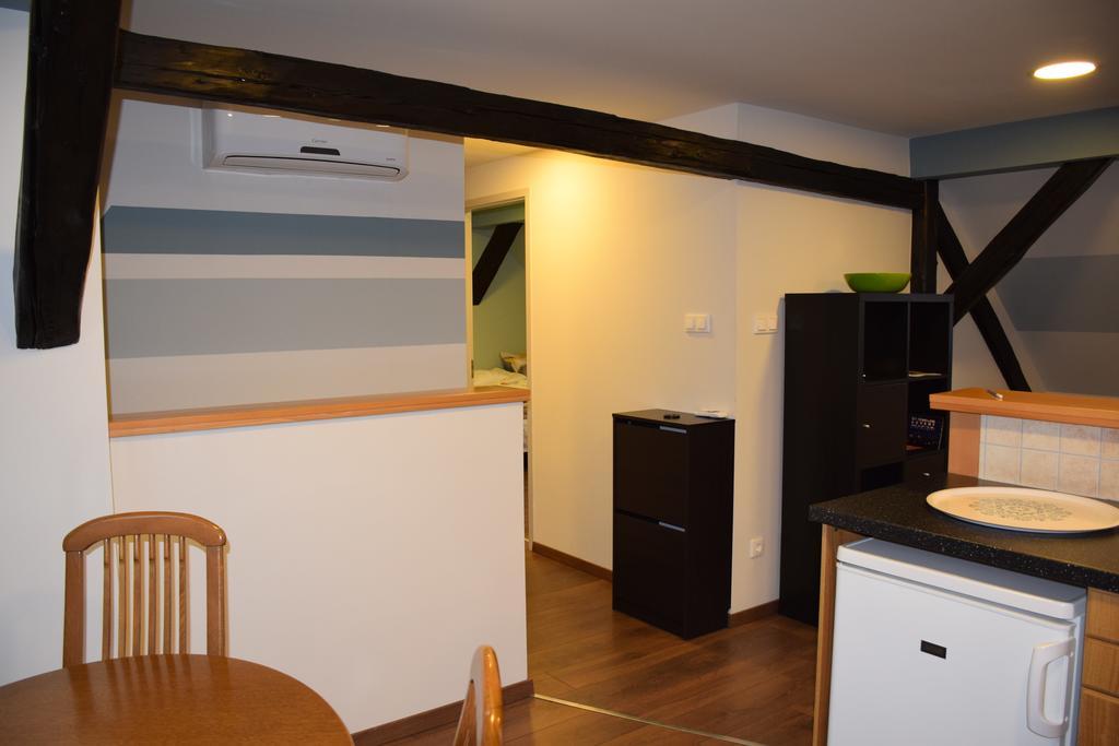 Nádor Apartman Appartamento Győr Esterno foto