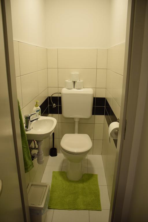 Nádor Apartman Appartamento Győr Esterno foto