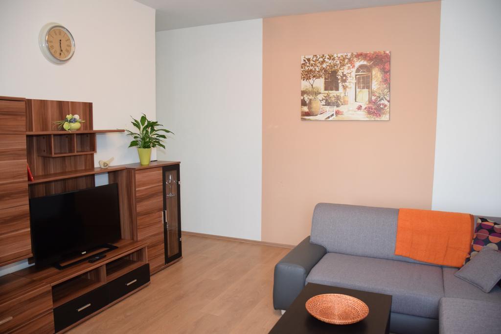 Nádor Apartman Appartamento Győr Esterno foto