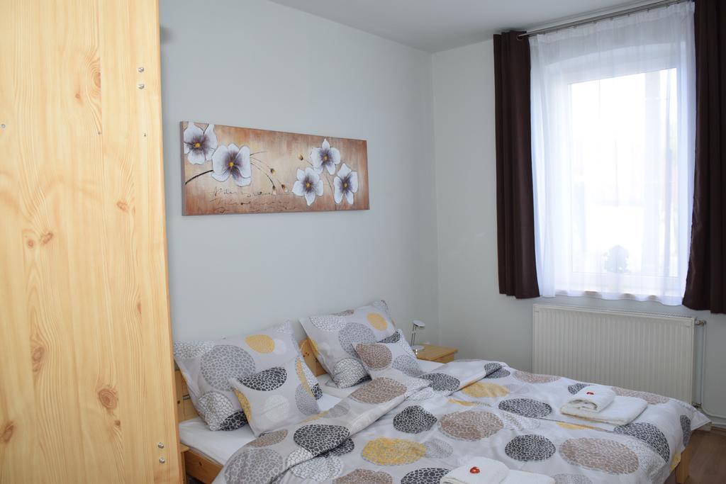 Nádor Apartman Appartamento Győr Esterno foto