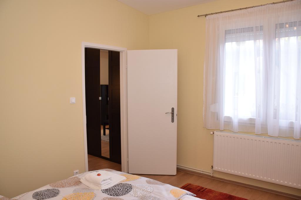 Nádor Apartman Appartamento Győr Esterno foto