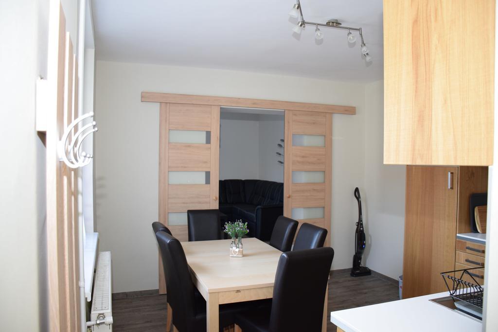 Nádor Apartman Appartamento Győr Esterno foto