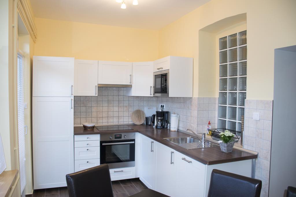 Nádor Apartman Appartamento Győr Esterno foto