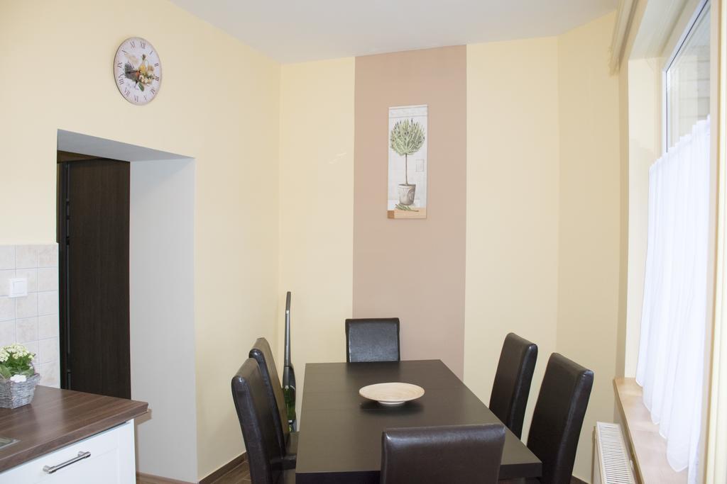 Nádor Apartman Appartamento Győr Esterno foto