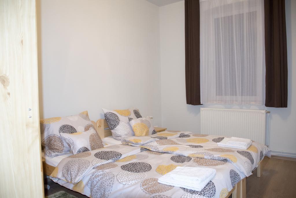 Nádor Apartman Appartamento Győr Esterno foto